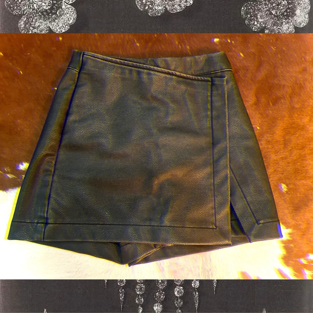 NWT Zara Black-Brown Faux Leather Asymmetrical detail Skort Sz XS